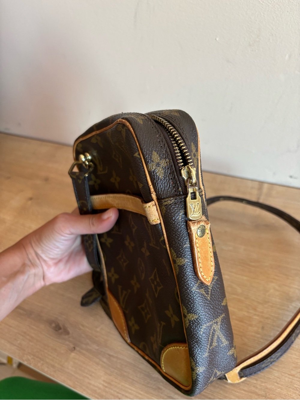 Authentic . There is a problem with the strap - Picture 6 of 9